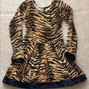 Girl 8/10 Tiger print velour long sleeve dress